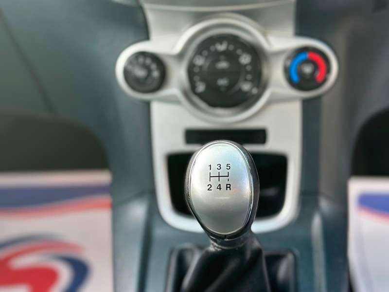 2010 FORD FIESTA 2010 FORD FIESTA