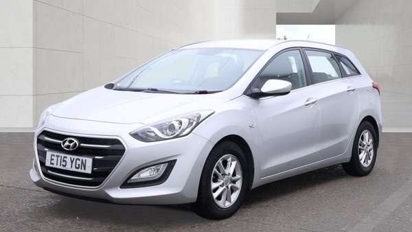 A 2015 HYUNDAI I30 CRDI SE BLUE DRIVE A 2015 HYUNDAI I30 CRDI SE BLUE DRIVE