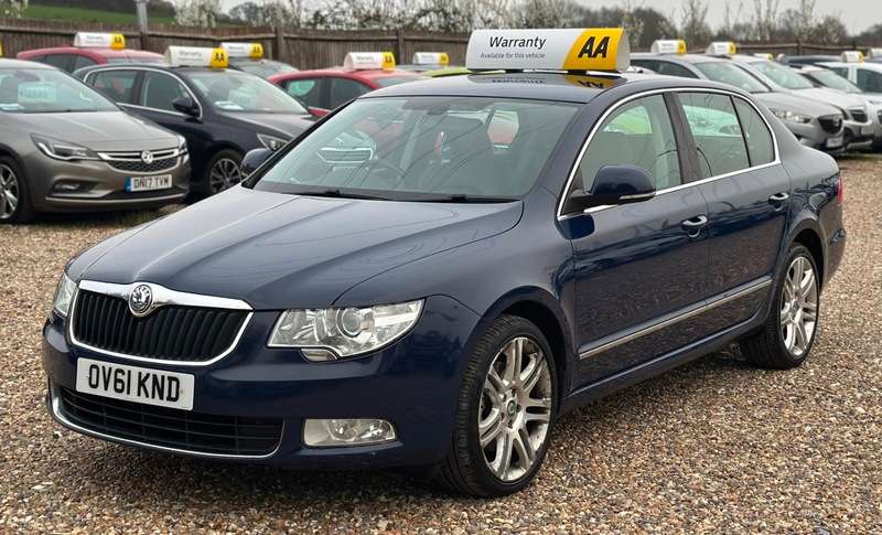 A 2011 SKODA SUPERB ELEGANCE TDI CR A 2011 SKODA SUPERB ELEGANCE TDI CR