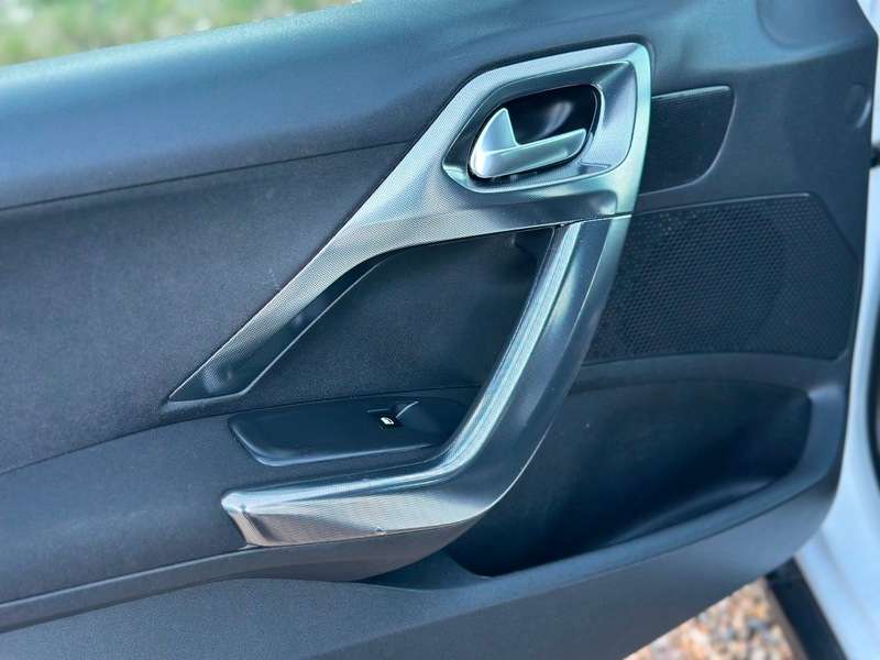 2016 PEUGEOT 2008 2016 PEUGEOT 2008