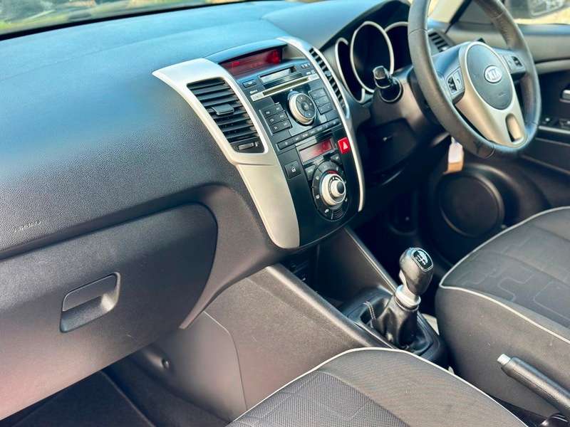 2010 KIA VENGA 2010 KIA VENGA