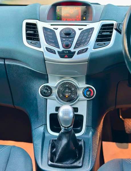 2010 FORD FIESTA 2010 FORD FIESTA