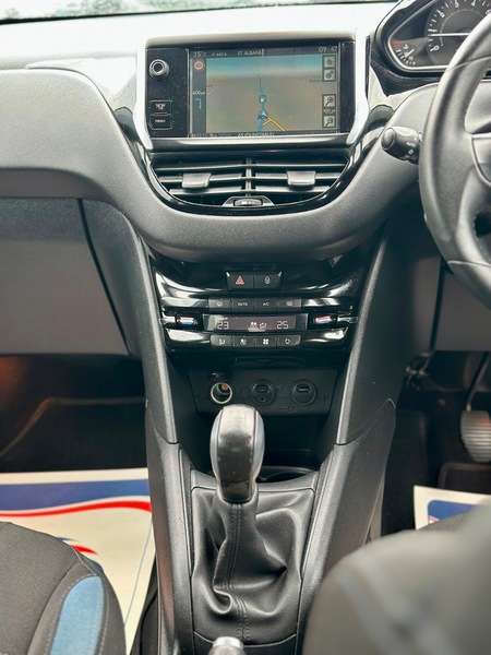 2013 PEUGEOT 208 2013 PEUGEOT 208