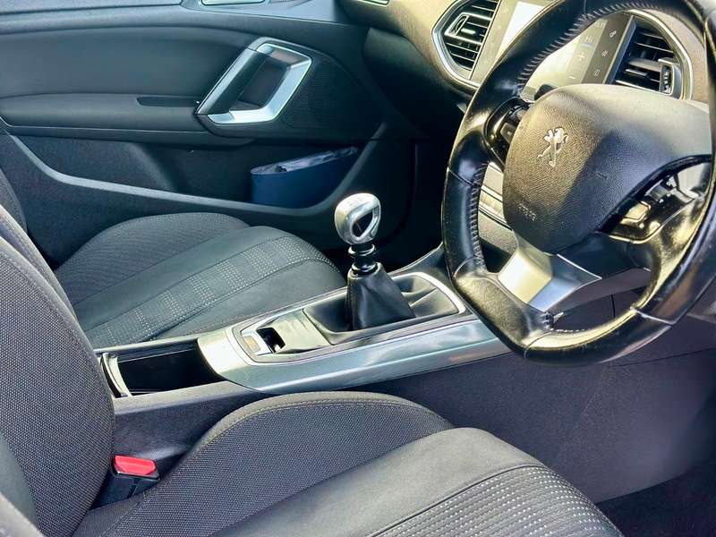 2016 PEUGEOT 308 2016 PEUGEOT 308