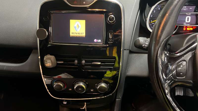 2015 RENAULT CLIO 2015 RENAULT CLIO