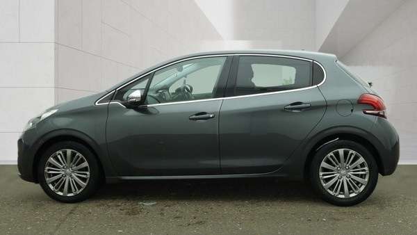 2015 PEUGEOT 208 2015 PEUGEOT 208
