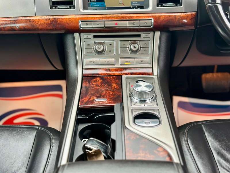 2010 JAGUAR XF 2010 JAGUAR XF