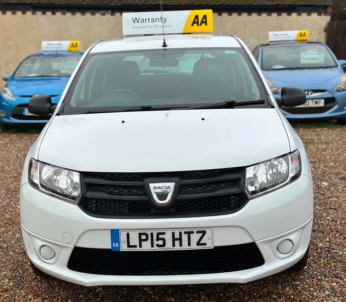A 2015 DACIA SANDERO AMBIANCE A 2015 DACIA SANDERO AMBIANCE