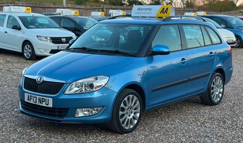 A 2013 SKODA FABIA ELEGANCE TSI DSG A 2013 SKODA FABIA ELEGANCE TSI DSG