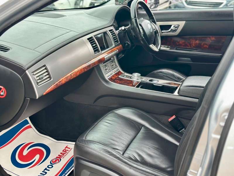 2010 JAGUAR XF 2010 JAGUAR XF