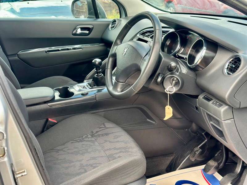 2013 PEUGEOT 3008 2013 PEUGEOT 3008