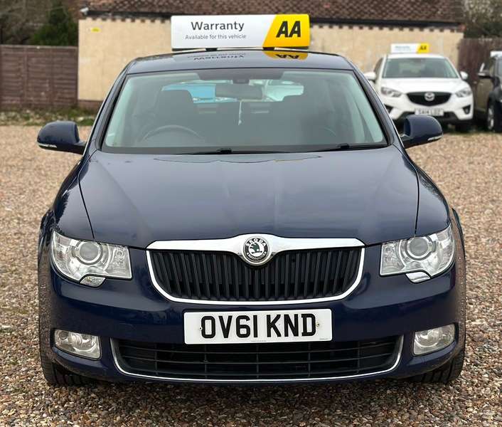 A 2011 SKODA SUPERB ELEGANCE TDI CR A 2011 SKODA SUPERB ELEGANCE TDI CR