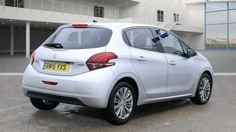 2015 PEUGEOT 208 2015 PEUGEOT 208