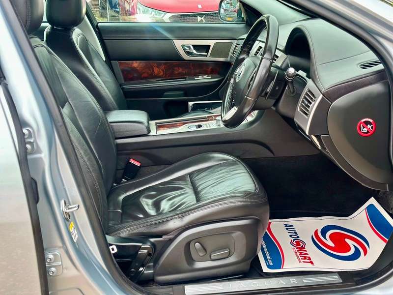 2010 JAGUAR XF 2010 JAGUAR XF