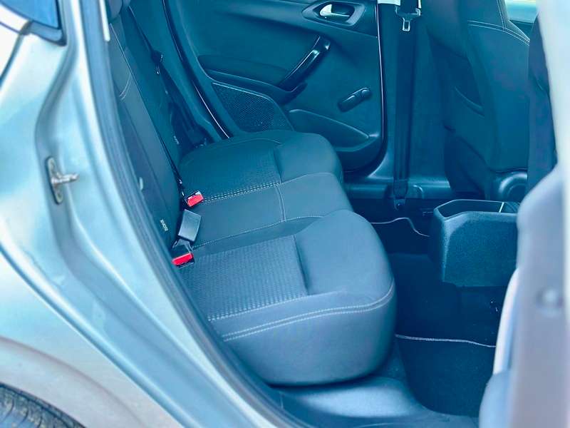 2015 PEUGEOT 208 2015 PEUGEOT 208