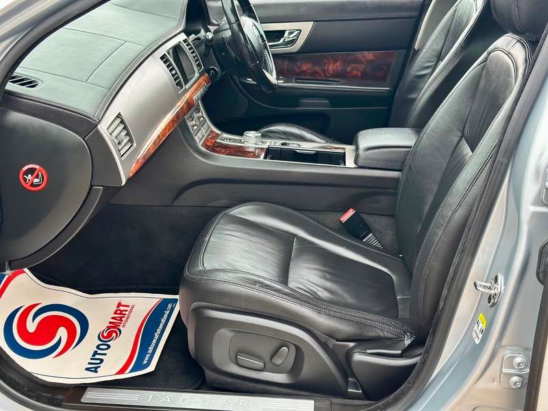 2010 JAGUAR XF 2010 JAGUAR XF