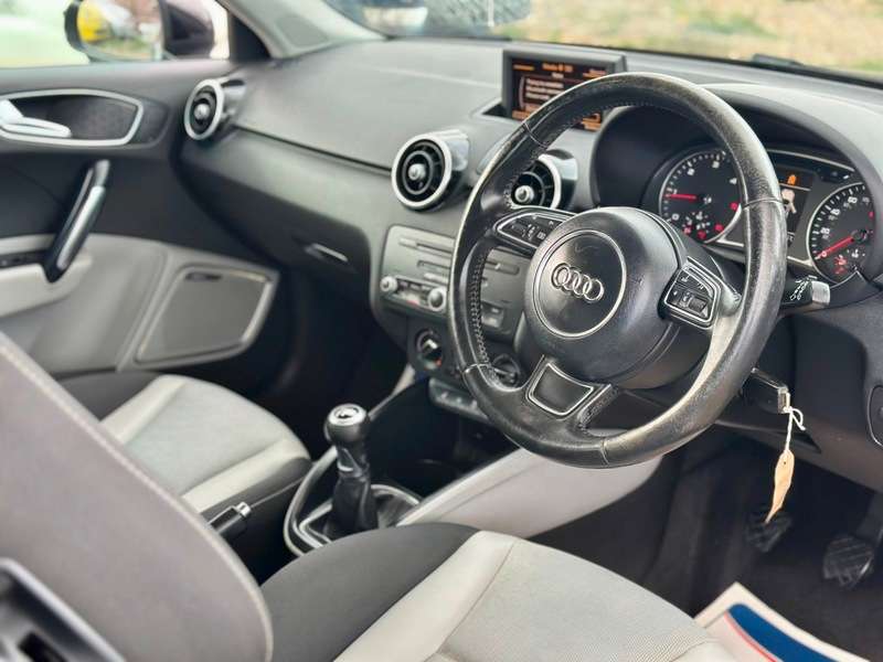 2011 AUDI A1 2011 AUDI A1