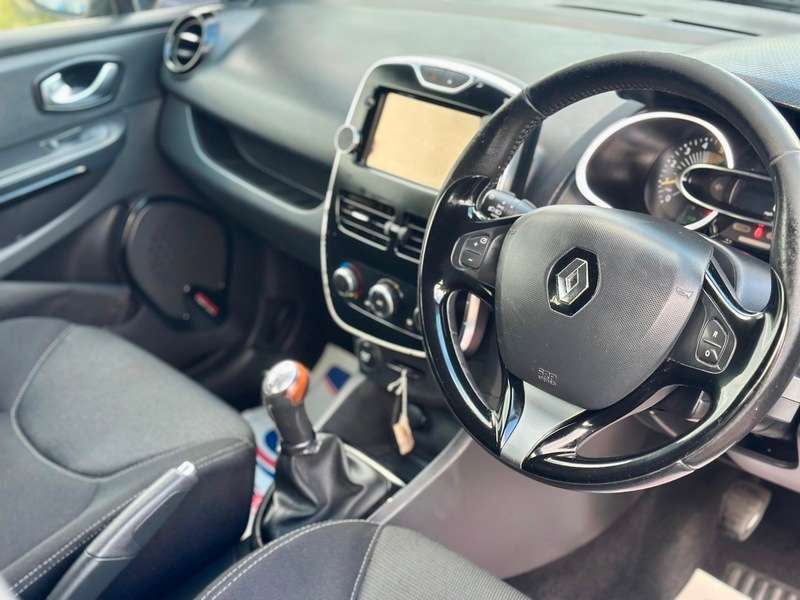 2015 RENAULT CLIO 2015 RENAULT CLIO