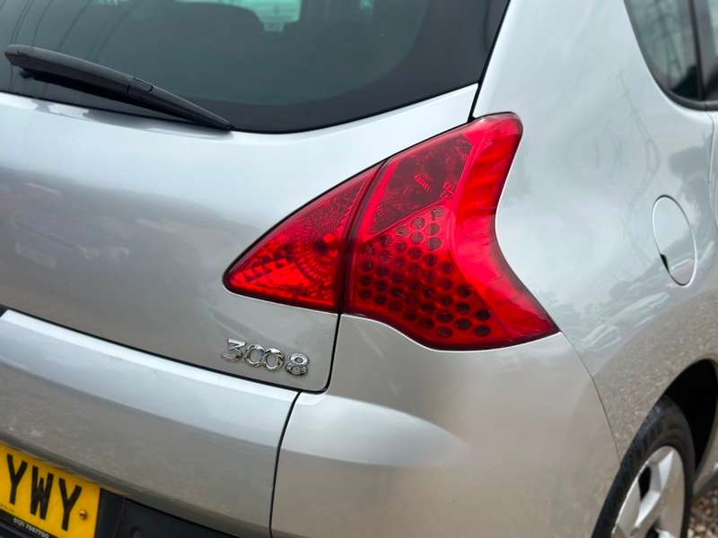 2013 PEUGEOT 3008 2013 PEUGEOT 3008