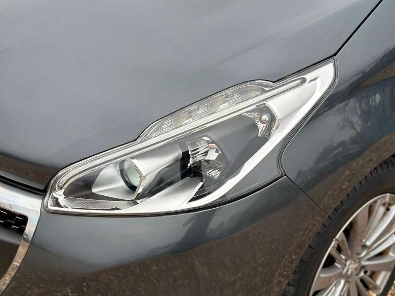 2015 PEUGEOT 208 2015 PEUGEOT 208