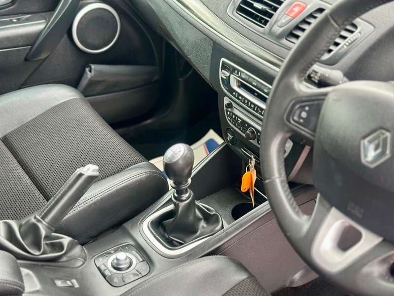 2010 RENAULT MEGANE 2010 RENAULT MEGANE