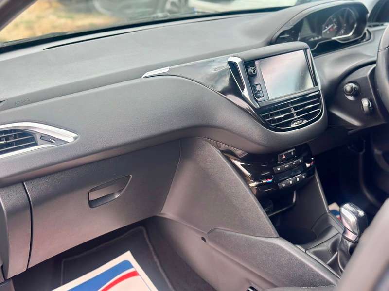 2015 PEUGEOT 208 2015 PEUGEOT 208