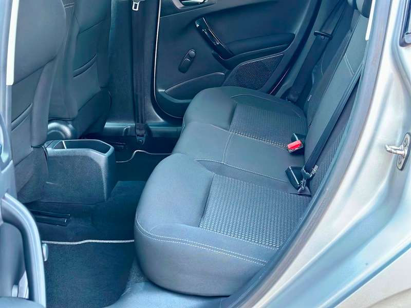 2015 PEUGEOT 208 2015 PEUGEOT 208