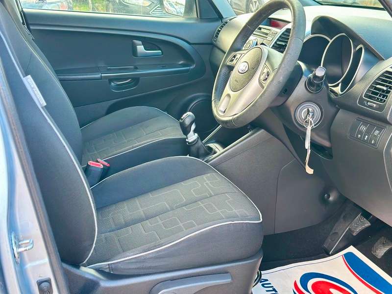 2010 KIA VENGA 2010 KIA VENGA