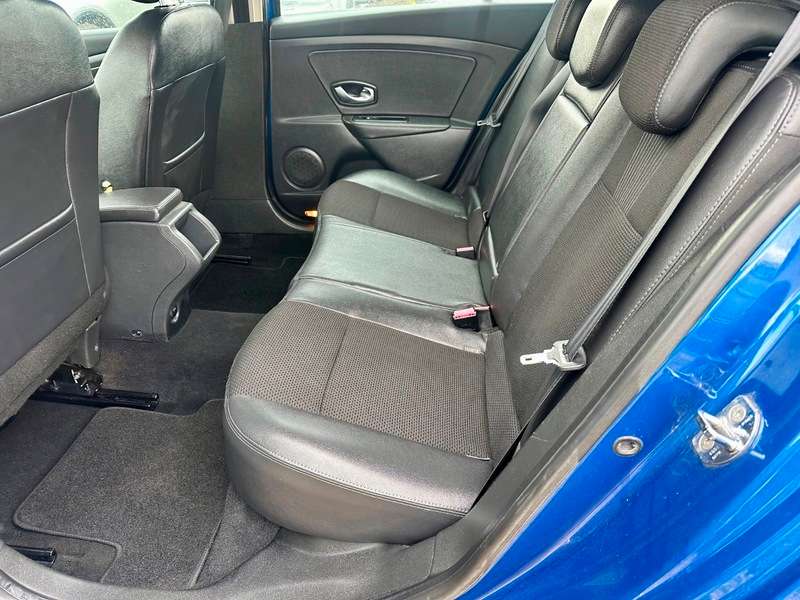 2010 RENAULT MEGANE 2010 RENAULT MEGANE