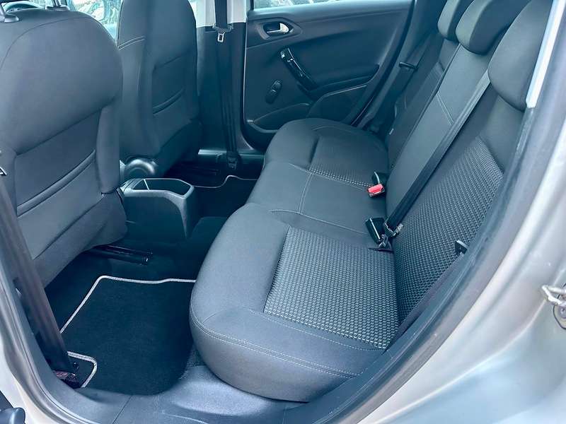 2015 PEUGEOT 208 2015 PEUGEOT 208