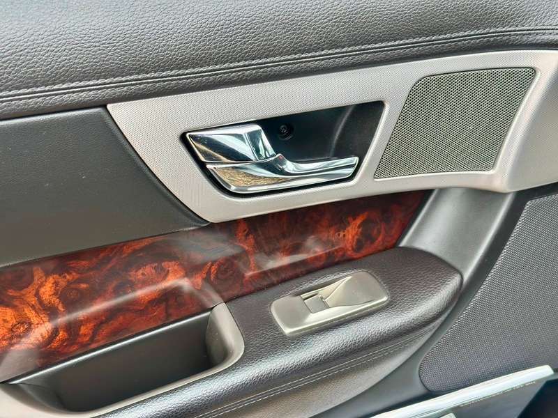 2010 JAGUAR XF 2010 JAGUAR XF