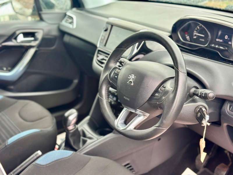 2013 PEUGEOT 208 2013 PEUGEOT 208