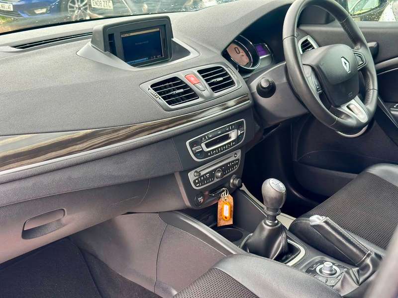 2010 RENAULT MEGANE 2010 RENAULT MEGANE