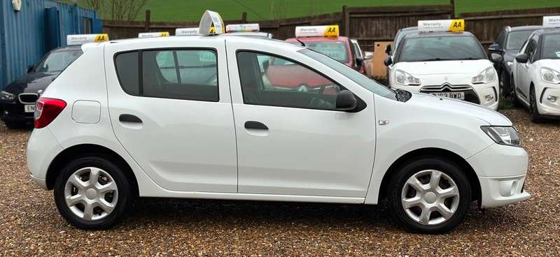 2015 DACIA SANDERO 2015 DACIA SANDERO
