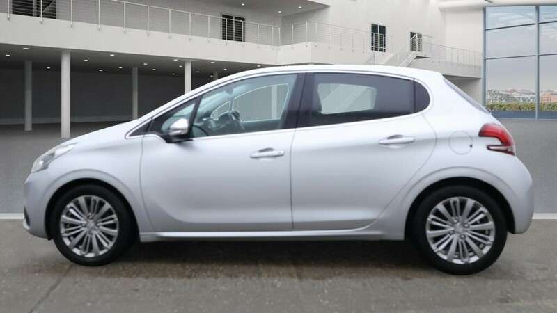 2015 PEUGEOT 208 2015 PEUGEOT 208