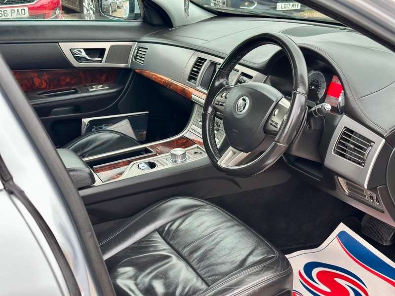 2010 JAGUAR XF 2010 JAGUAR XF