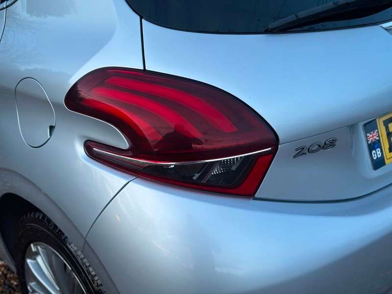 2015 PEUGEOT 208 2015 PEUGEOT 208