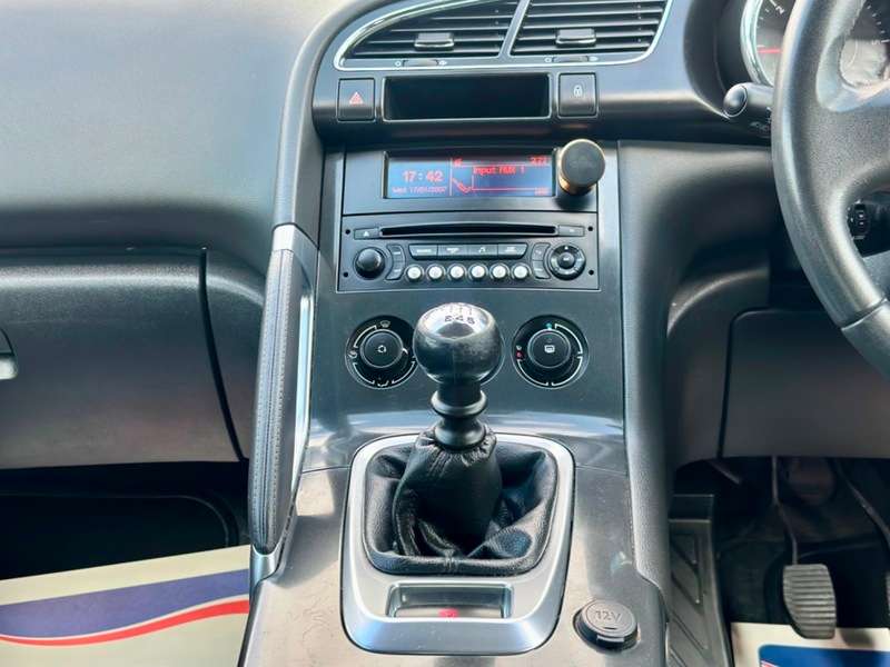 2013 PEUGEOT 3008 2013 PEUGEOT 3008