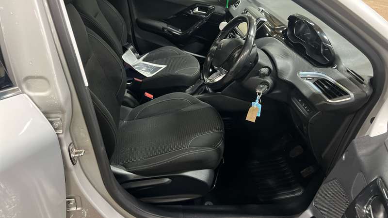 2015 PEUGEOT 208 2015 PEUGEOT 208