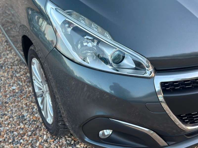 A 2016 PEUGEOT 208 BLUE HDI ALLURE A 2016 PEUGEOT 208 BLUE HDI ALLURE