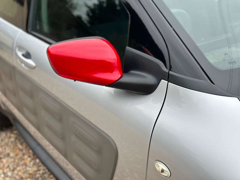 A 2016 CITROEN C4 CACTUS PURETECH FEEL A 2016 CITROEN C4 CACTUS PURETECH FEEL