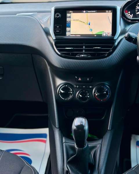 2015 PEUGEOT 208 2015 PEUGEOT 208