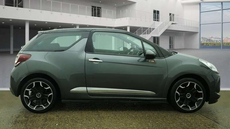 A 2016 DS DS 3 BLUEHDI ELEGANCE S/S A 2016 DS DS 3 BLUEHDI ELEGANCE S/S