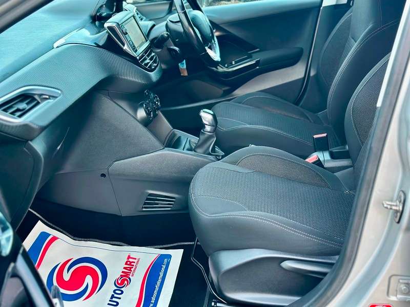 2015 PEUGEOT 208 2015 PEUGEOT 208