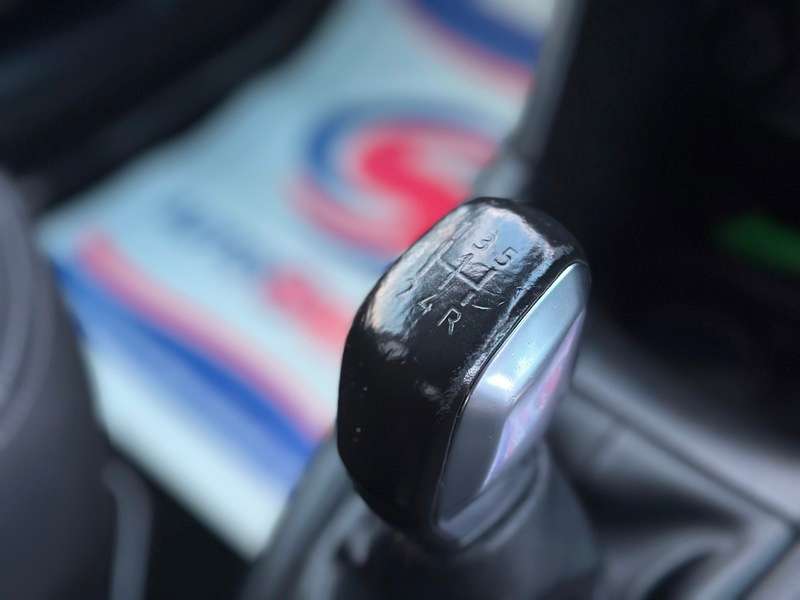 2015 PEUGEOT 208 2015 PEUGEOT 208