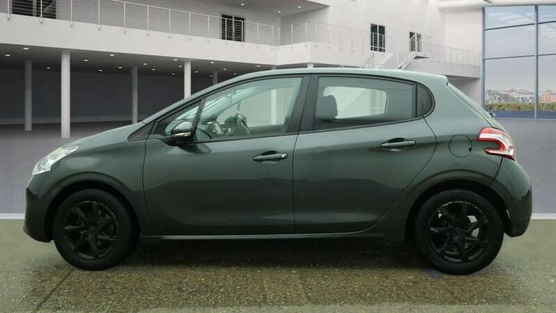 A 2013 PEUGEOT 208 ACTIVE A 2013 PEUGEOT 208 ACTIVE