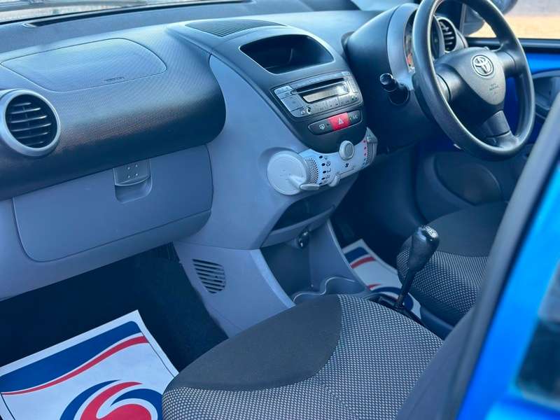 2011 TOYOTA AYGO 2011 TOYOTA AYGO