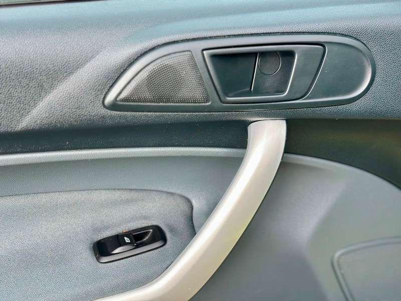 2010 FORD FIESTA 2010 FORD FIESTA