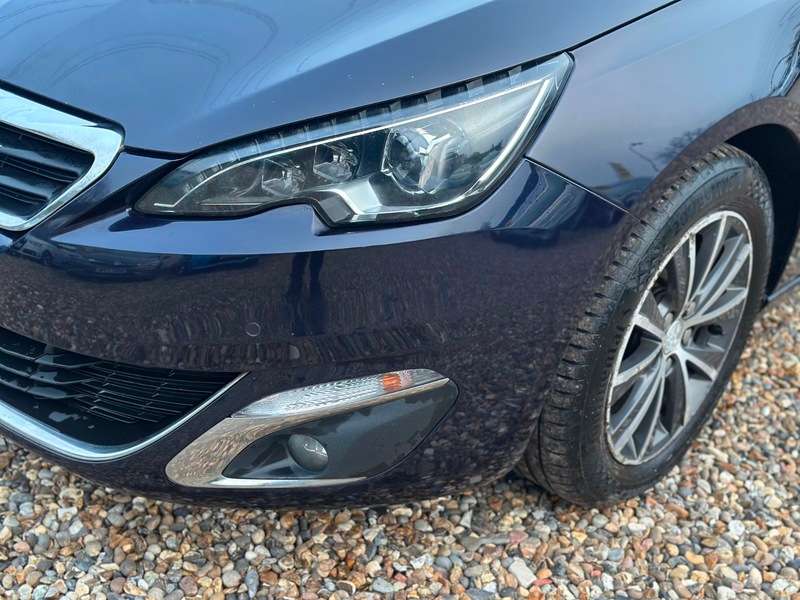 A 2016 PEUGEOT 308 BLUE HDI S/S ALLURE A 2016 PEUGEOT 308 BLUE HDI S/S ALLURE