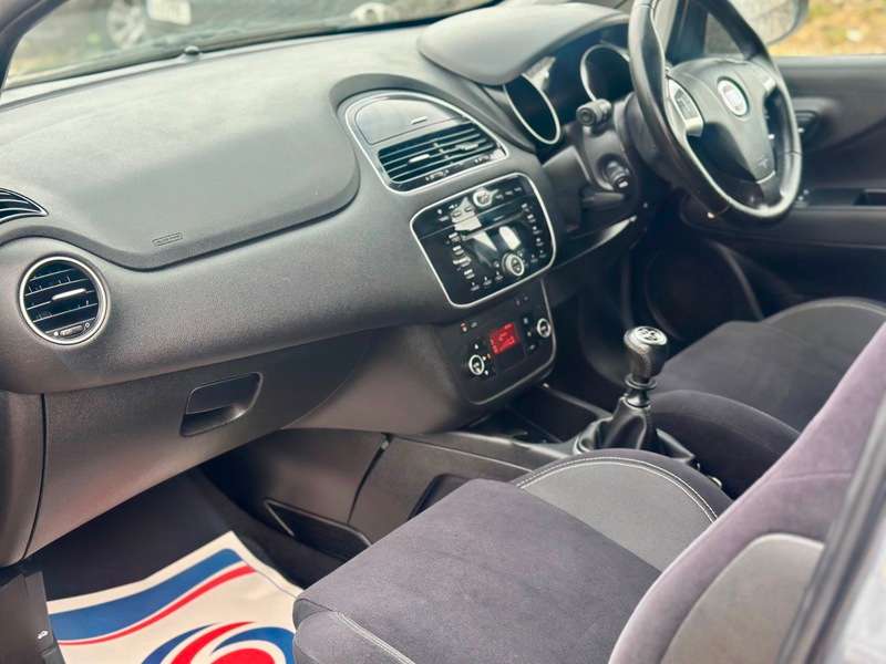 2014 FIAT PUNTO 2014 FIAT PUNTO